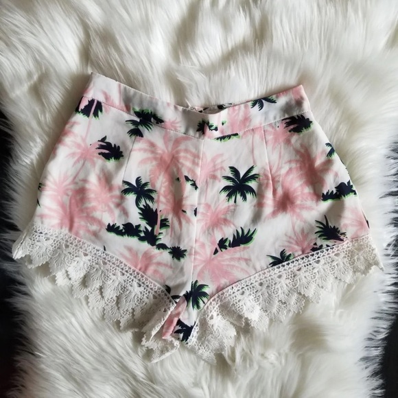 Ina Shorts - Picture 1 of 4